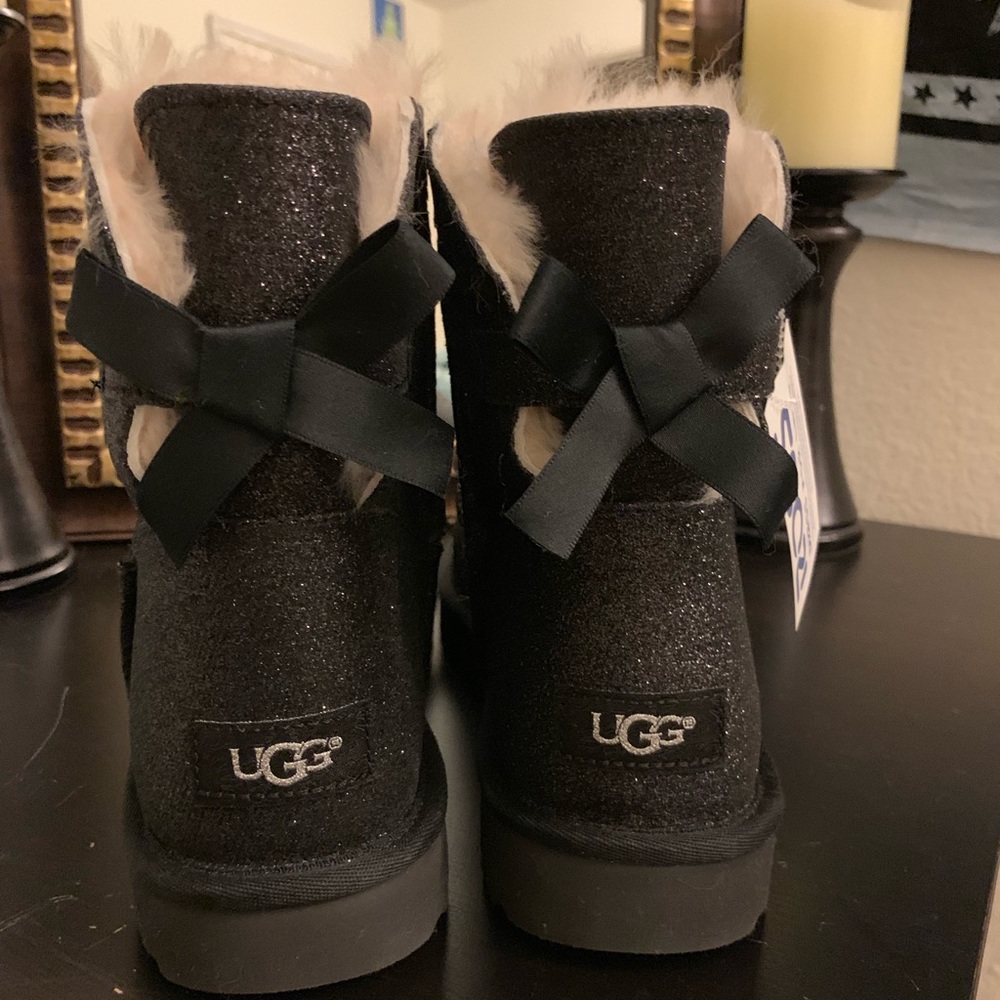 NWT UGGs Women Size 11 Black Sparkle Bailey Boot